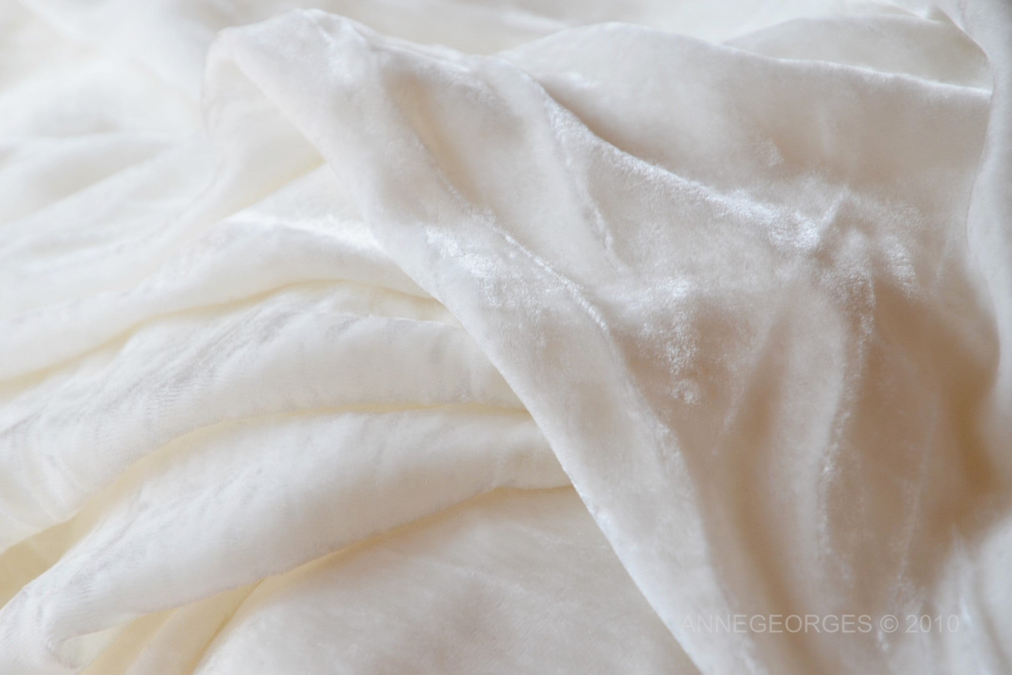 Silk velvet fabric by the yard. Dyeable Fluidic Silk Fabric. Wedding D –  AnneGeorges
