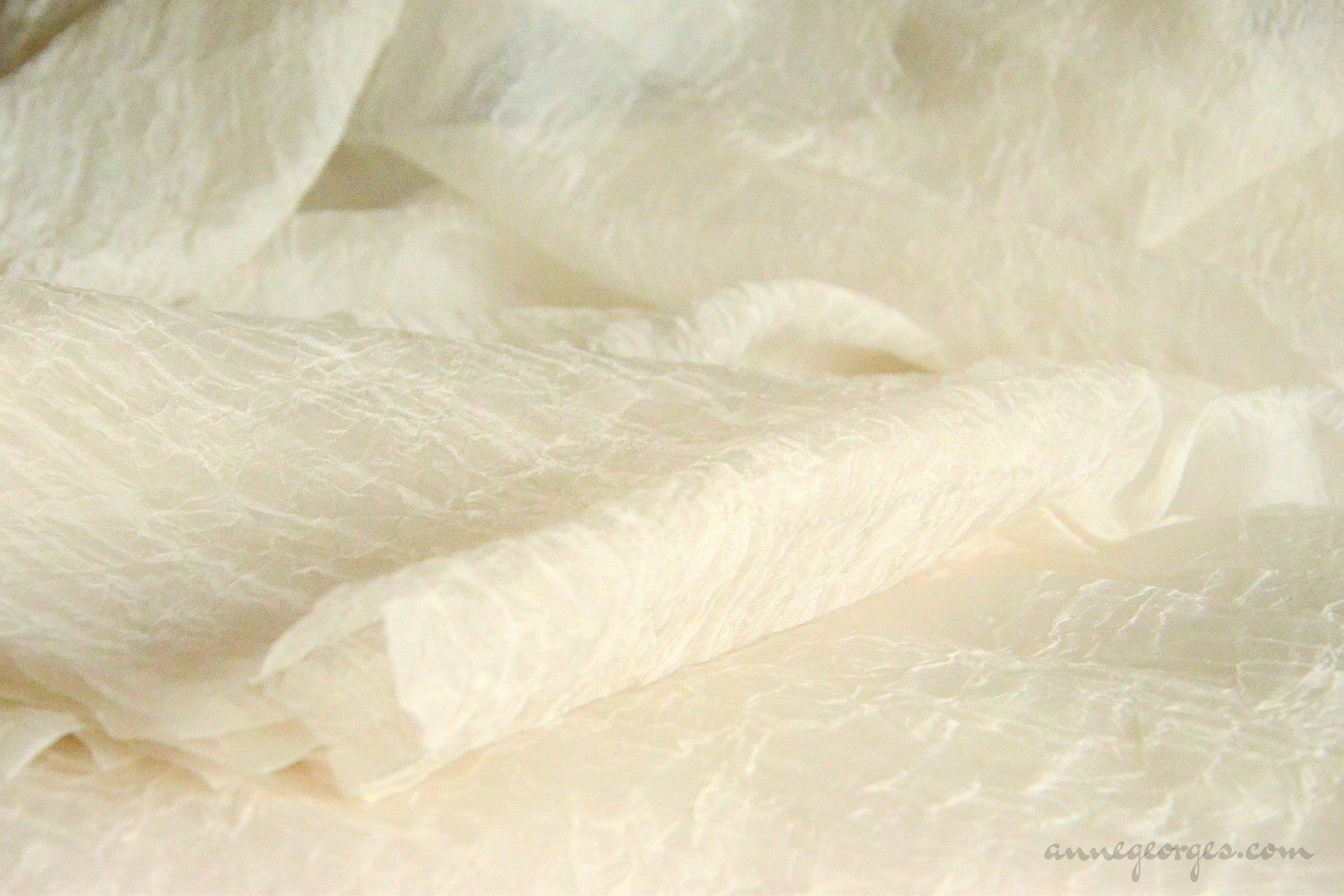 Pure Silk Scrunched Organza Fabric (Scrunch Silk Organza 60g, Unbleached  Dyeable )