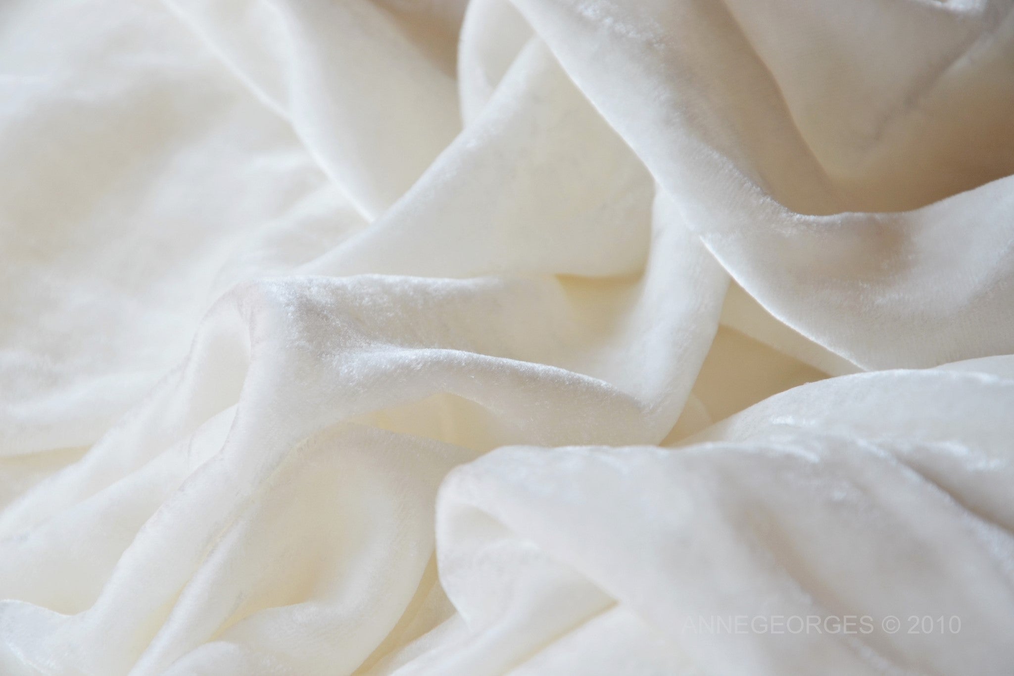 Silk velvet fabric by the yard. Dyeable Fluidic Silk Fabric. Wedding D –  AnneGeorges