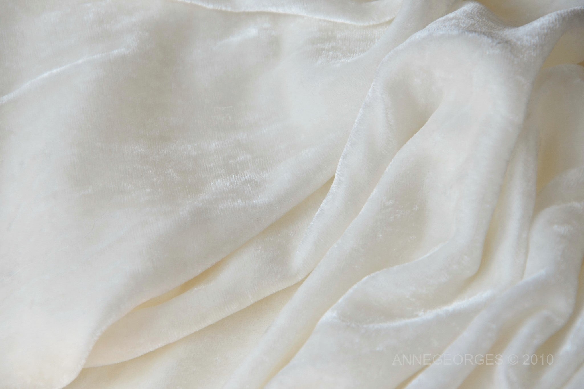 Silk velvet fabric by the yard. Dyeable Fluidic Silk Fabric. Wedding D –  AnneGeorges